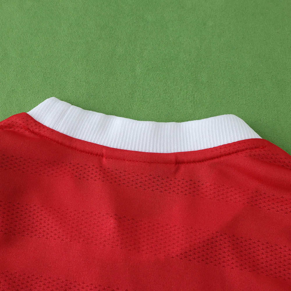 9798 Liverpool F.C. home retro Kids kit