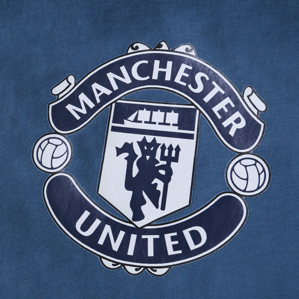 2425 Manchester United F.C. Wear on both sides windbreaker