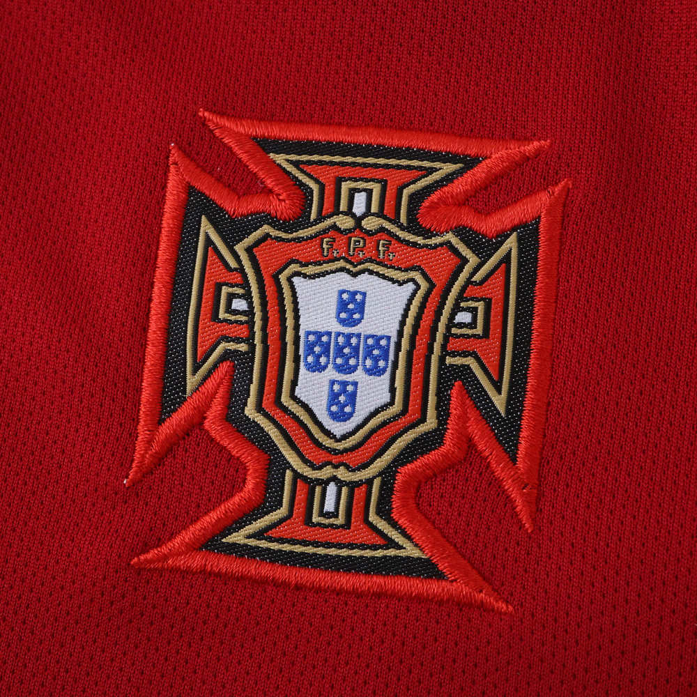 2016 season Portugal home Kids kit