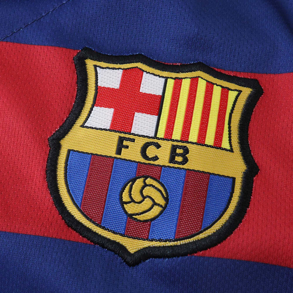 1516 season FC Barcelona / Barça home Kids kit