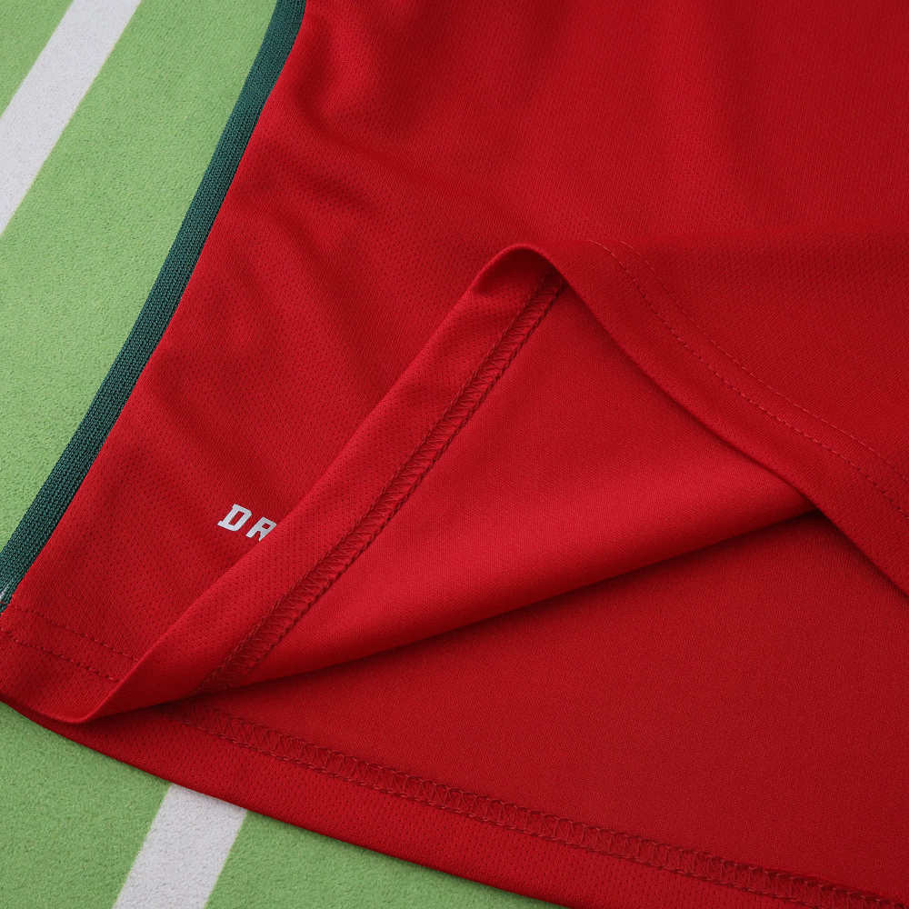 2016 season Portugal home Kids kit