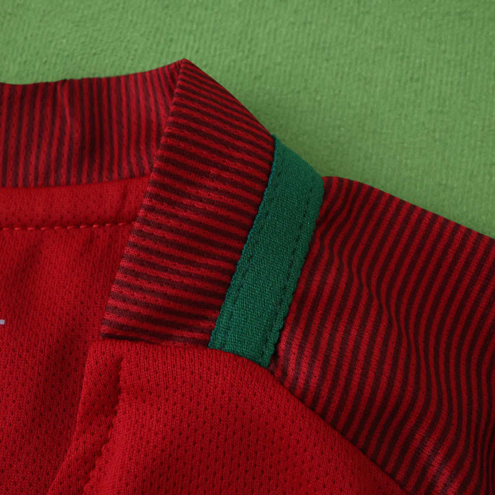 2016 season Portugal home Kids kit