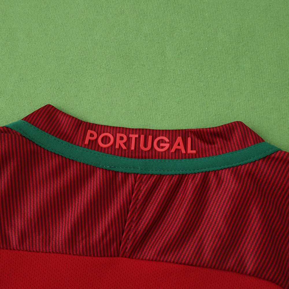 2016 season Portugal home Kids kit