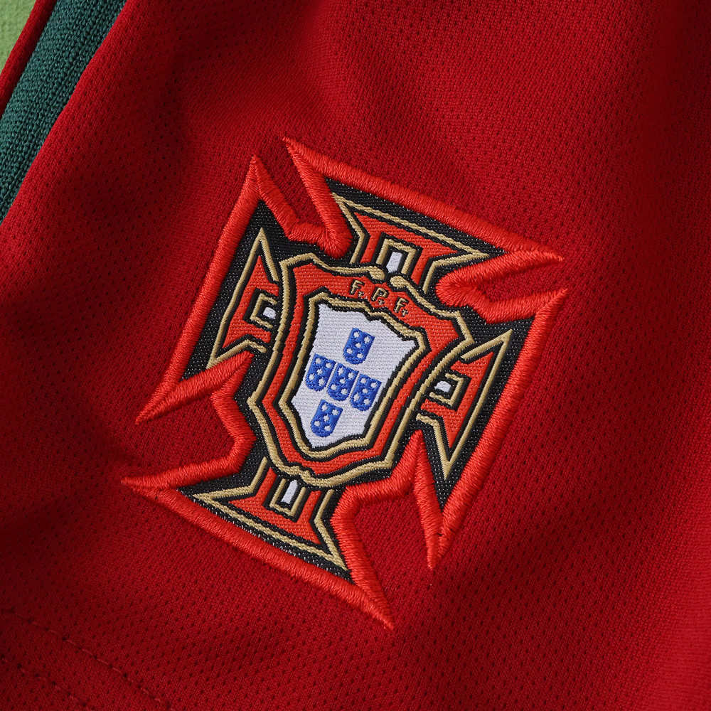 2016 season Portugal home Kids kit