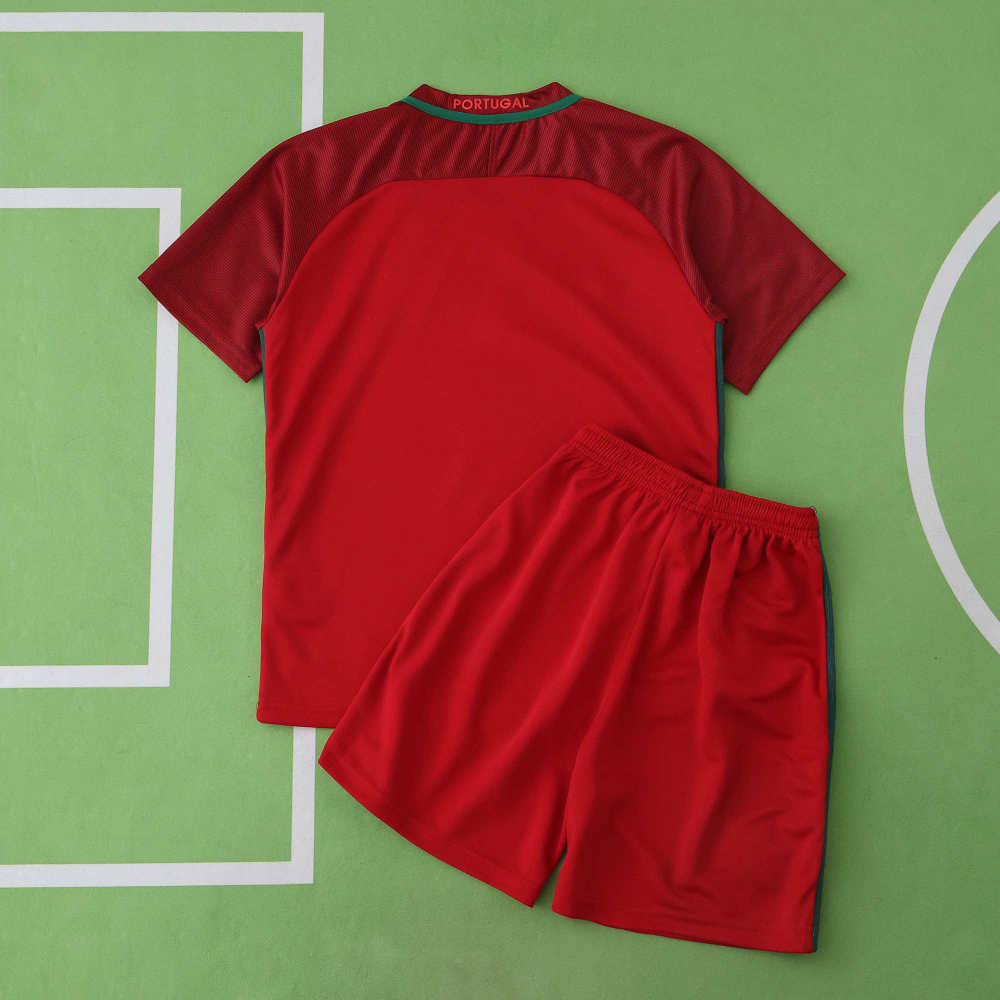 2016 season Portugal home Kids kit