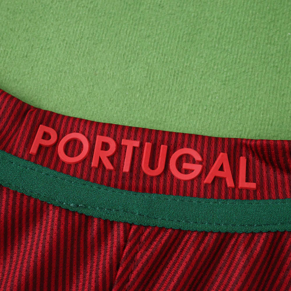 2016 season Portugal home Kids kit
