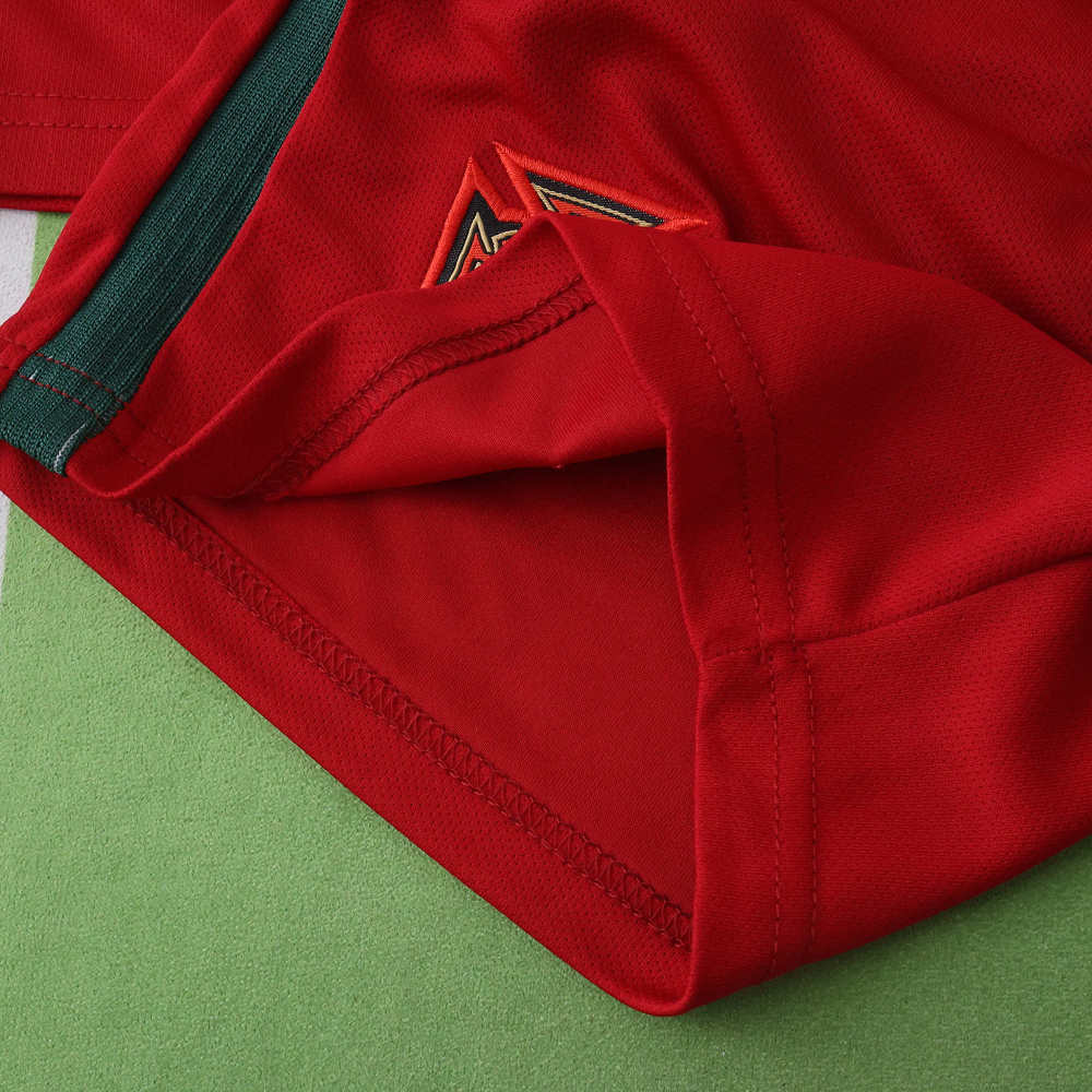 2016 season Portugal home Kids kit