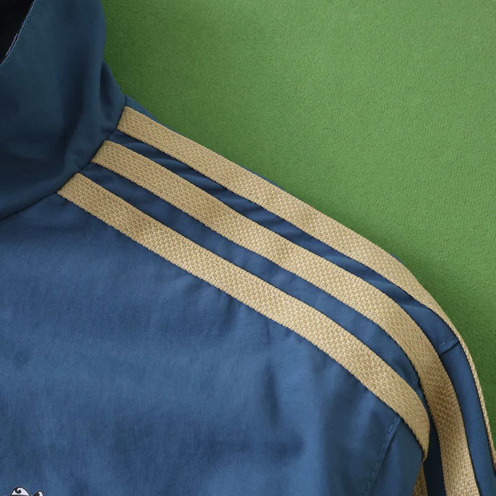 2425 Manchester United F.C. Wear on both sides windbreaker