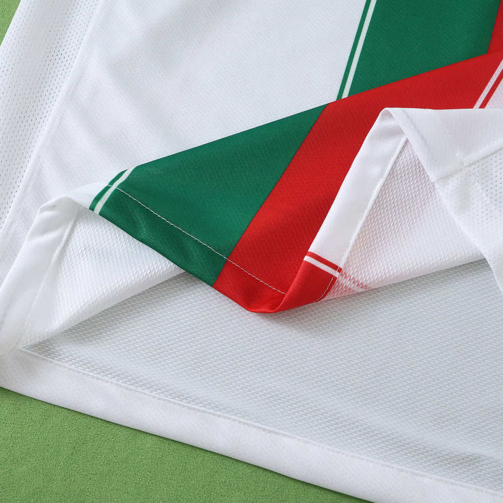 2010 season Portugal away retro Fan version