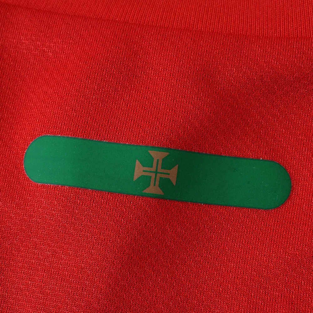 2010 season Portugal home retro Fan version
