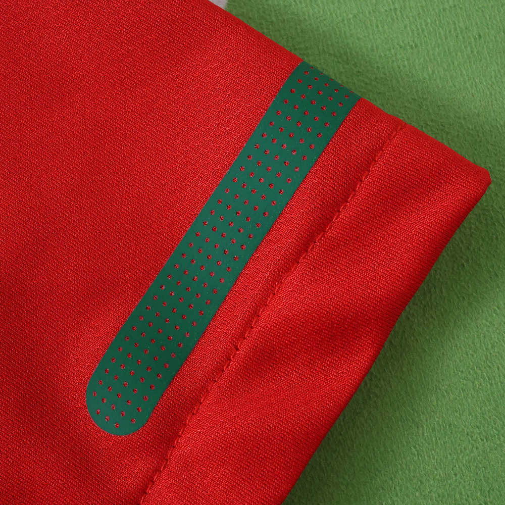2010 season Portugal home retro Fan version