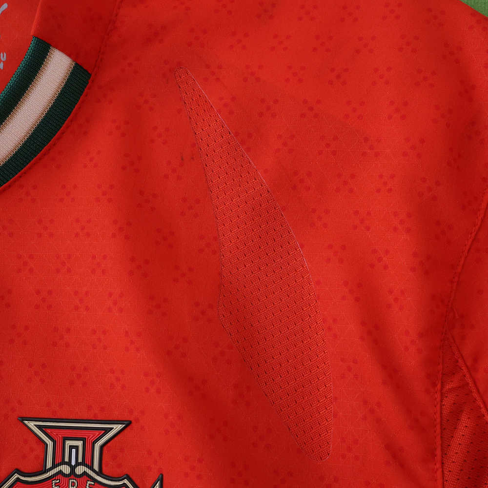 2526 season Portugal home Player version