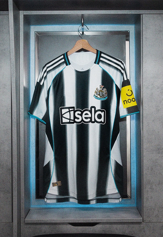 2526 season Newcastle United F.C. home Fan version