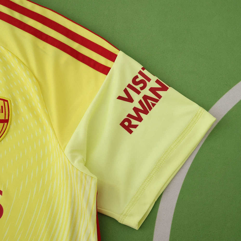 2526 season Arsenal F.C. goalkeeper Fan version