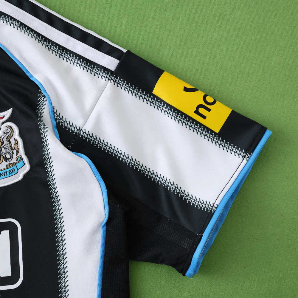 2526 season Newcastle United F.C. home Kids kit