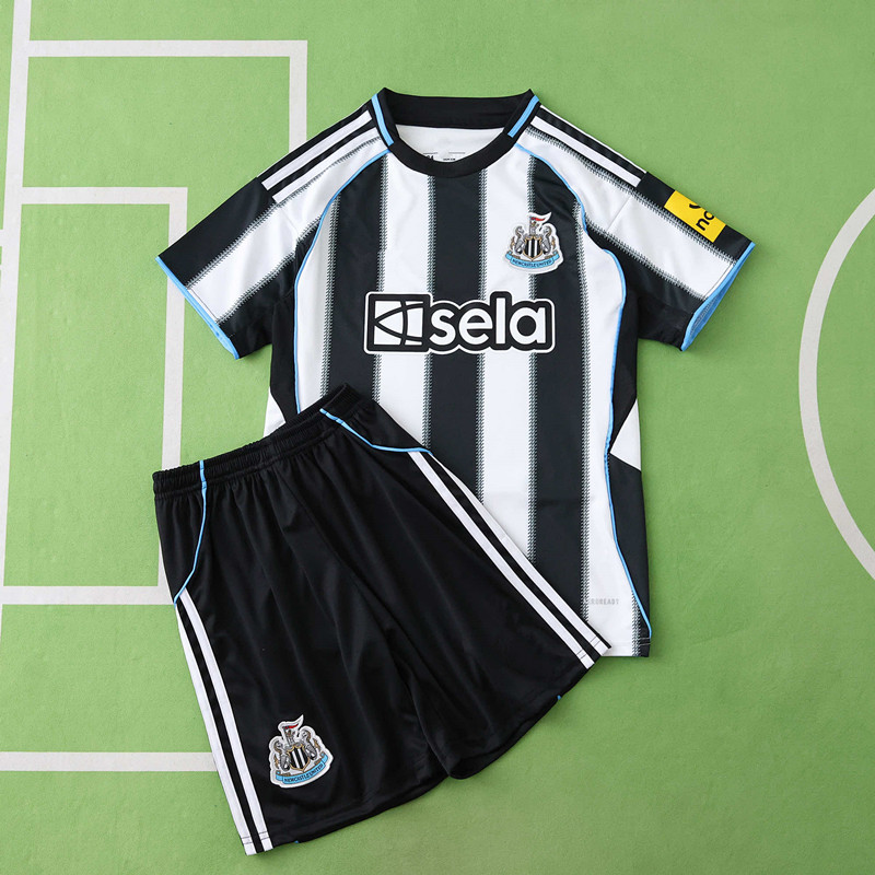 2526 season Newcastle United F.C. home Kids kit