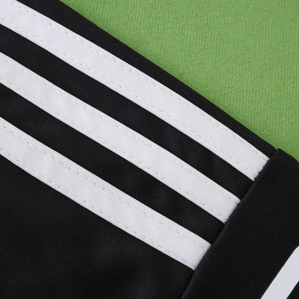 2526 season Liverpool F.C. goalkeeper Fan version