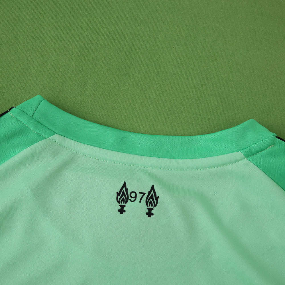 2526 season Liverpool F.C. goalkeeper Fan version