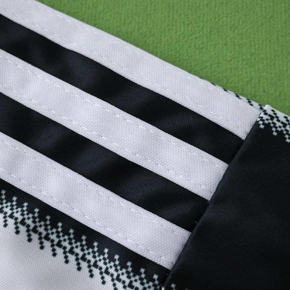 2526 season Newcastle United F.C. home Kids kit