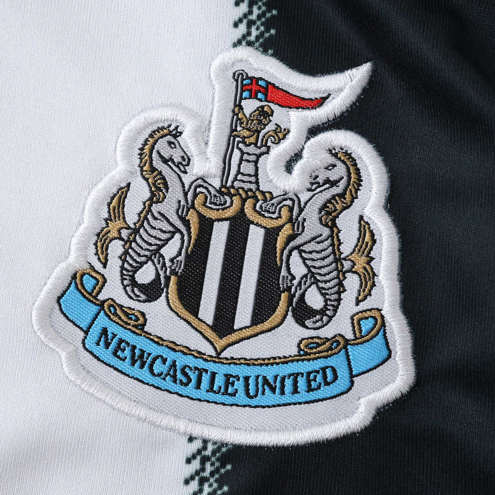 2526 season Newcastle United F.C. home Kids kit