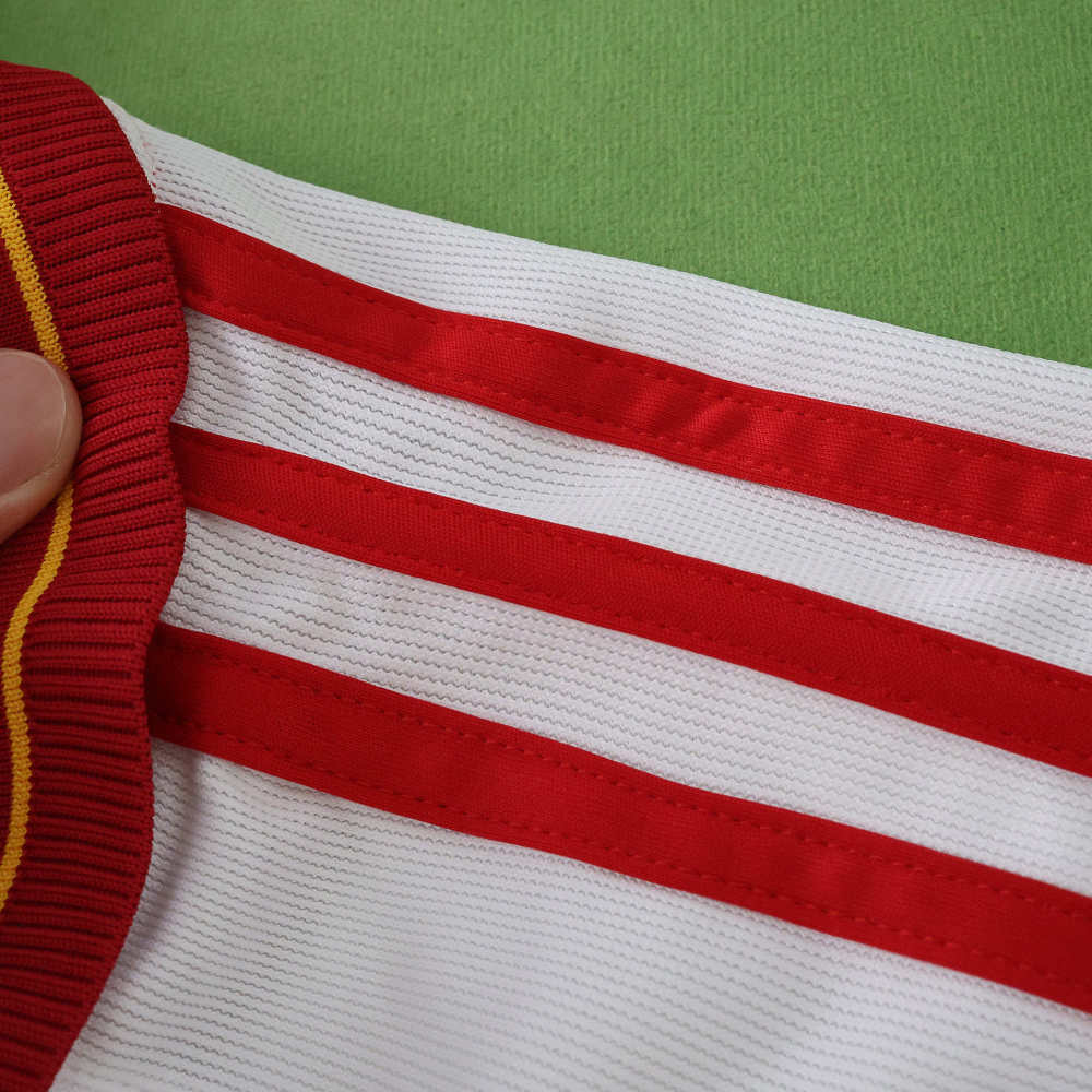 2000 season Spain away retro Fan version