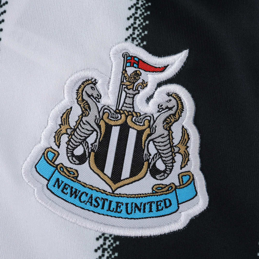 2526 season Newcastle United F.C. home Kids kit