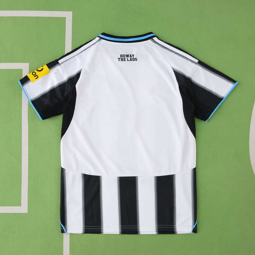 2526 season Newcastle United F.C. home Kids kit