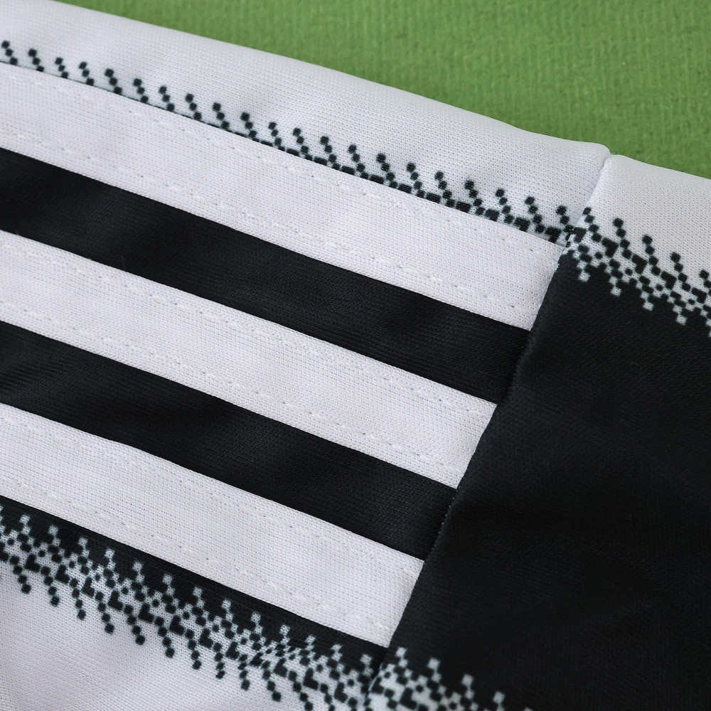 2526 season Newcastle United F.C. home Kids kit