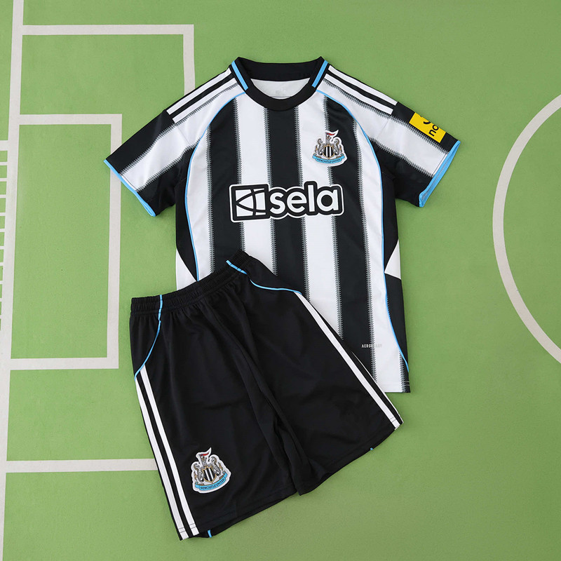 2526 season Newcastle United F.C. home Kids kit