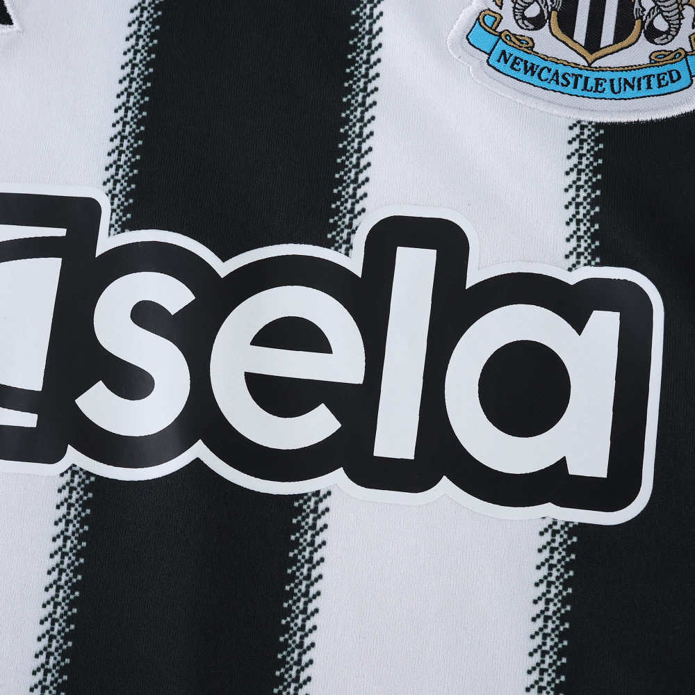 2526 season Newcastle United F.C. home Kids kit