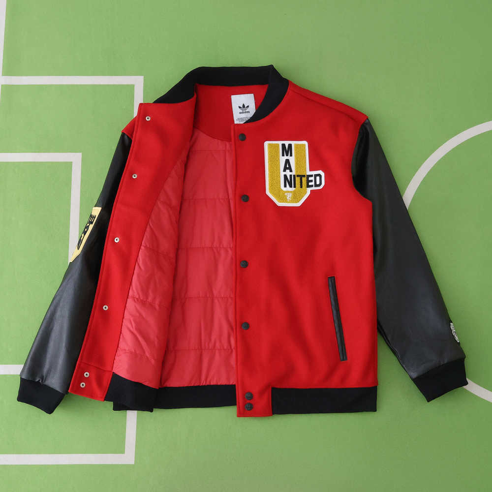 2526 Manchester United F.C. baseball uniform