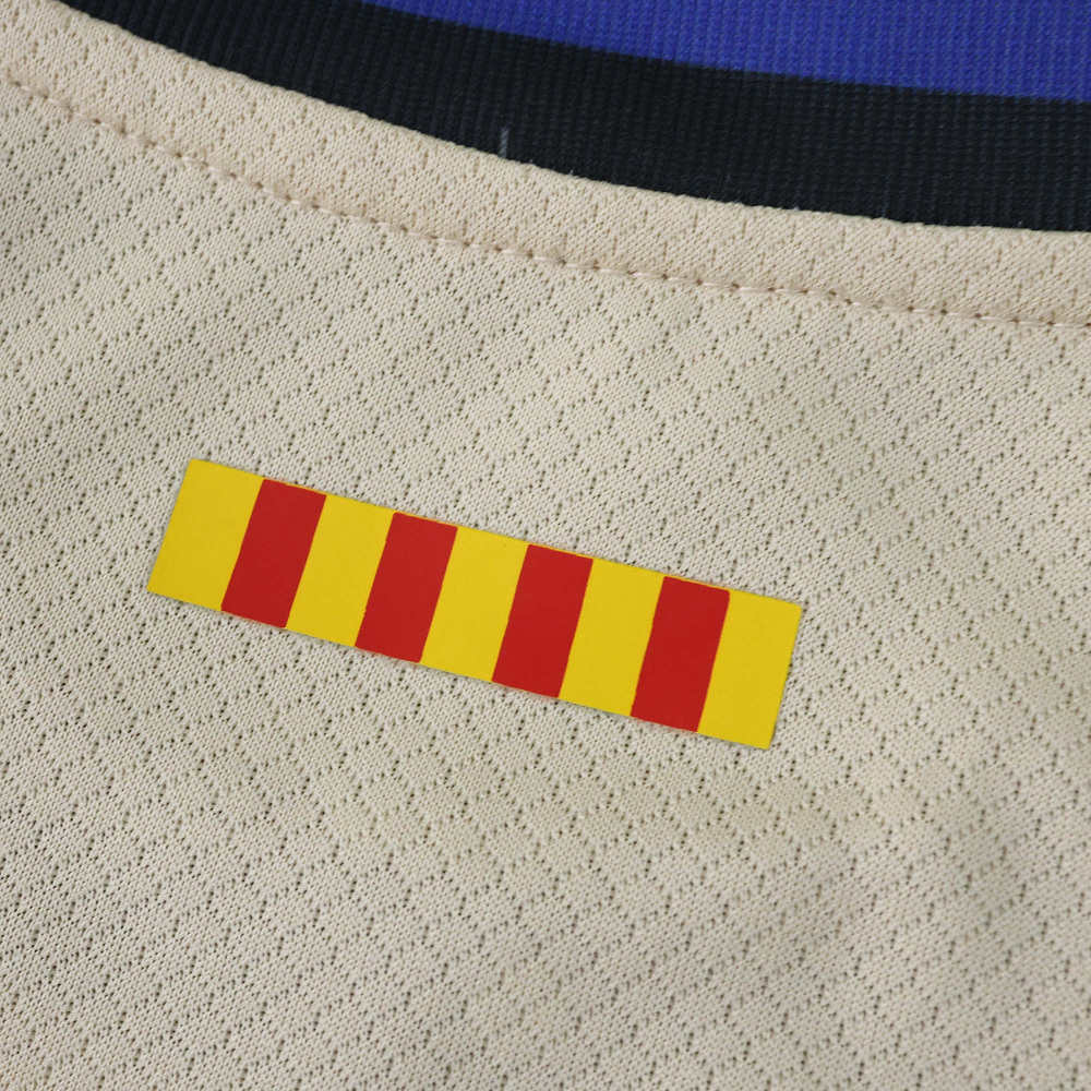 2526 season FC Barcelona / Barça away Kids kit