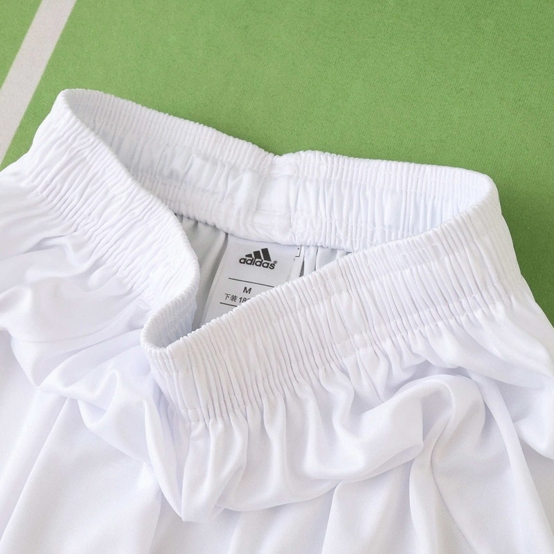 2526 season Sport Lisboa home shorts