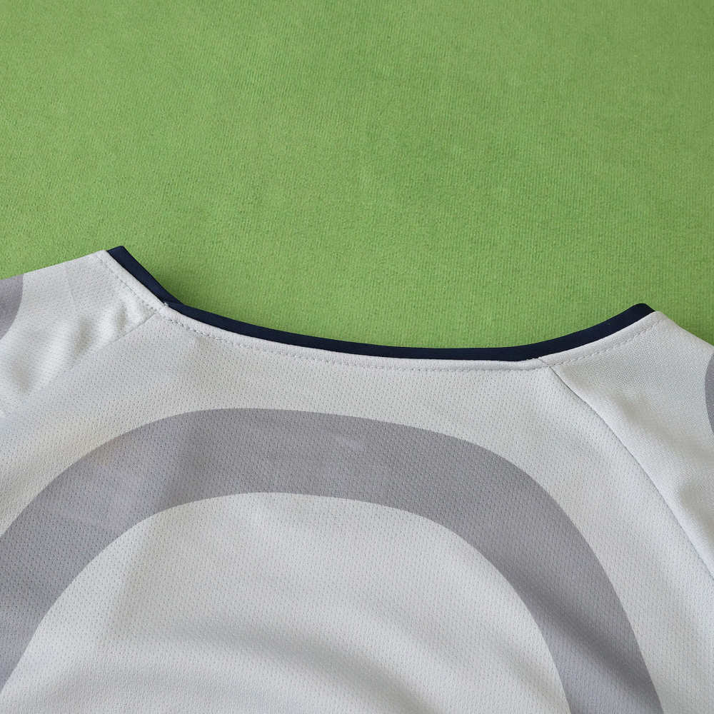 2001 season Paris Saint-Germain F.C. away retro Kids kit