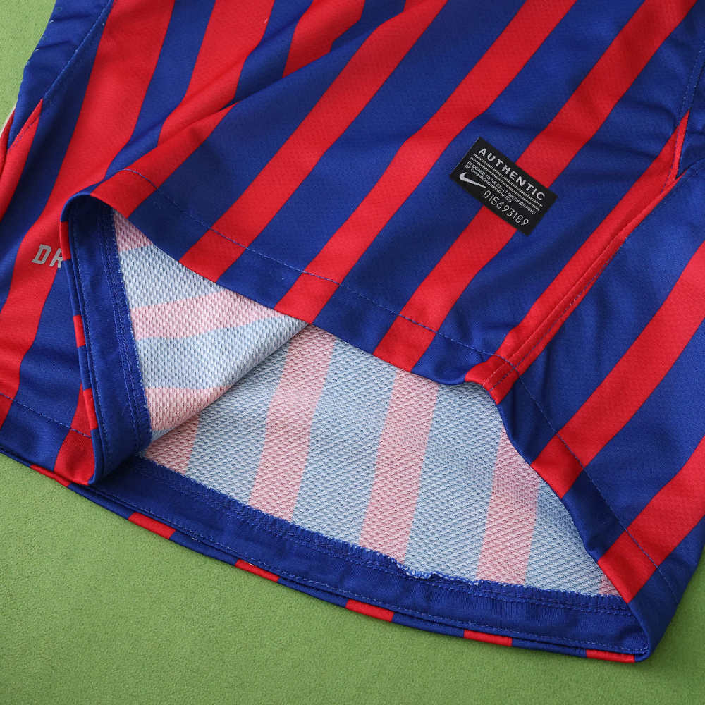 1112 season FC Barcelona / Barça home retro Kids kit