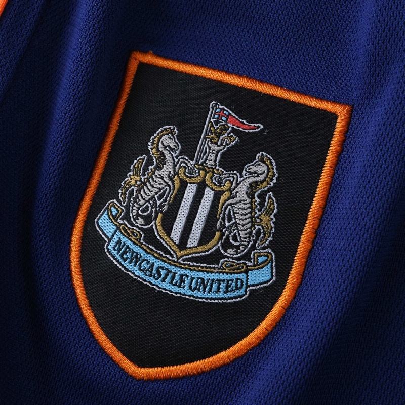 2526 season Newcastle United F.C. third Kids kit