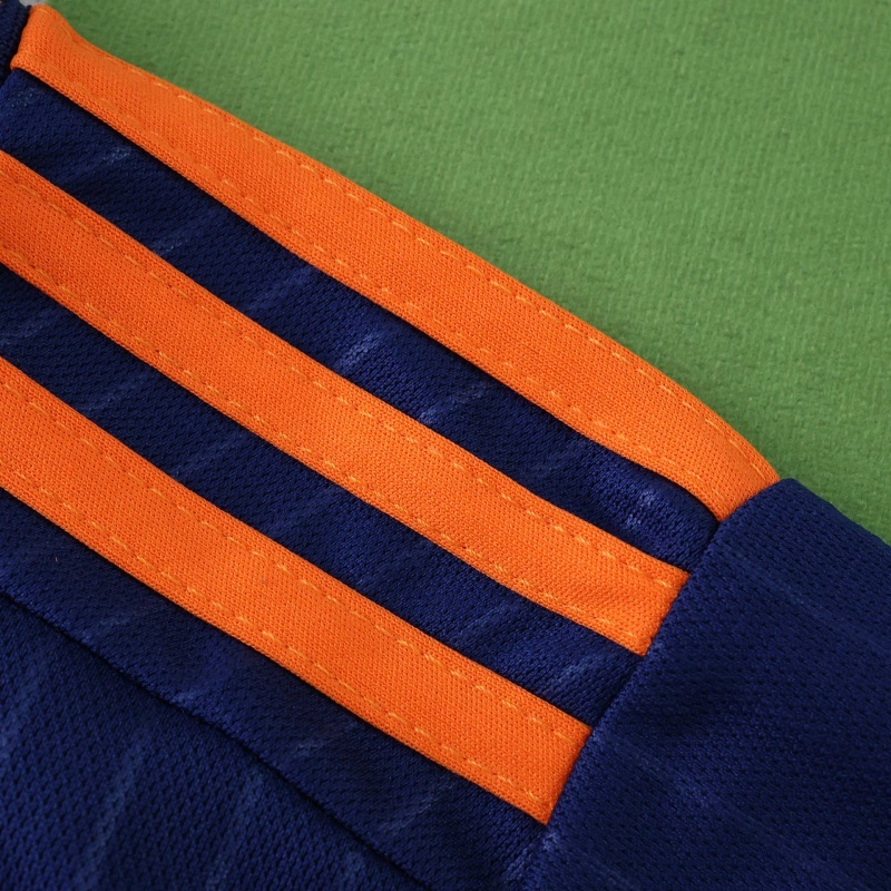 2526 season Newcastle United F.C. third Kids kit