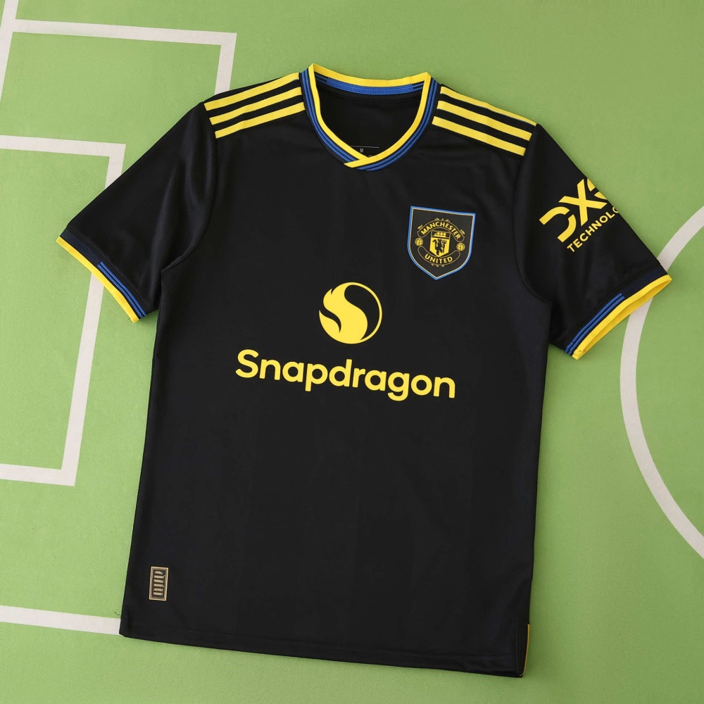 2526 season Manchester United F.C. third Player version