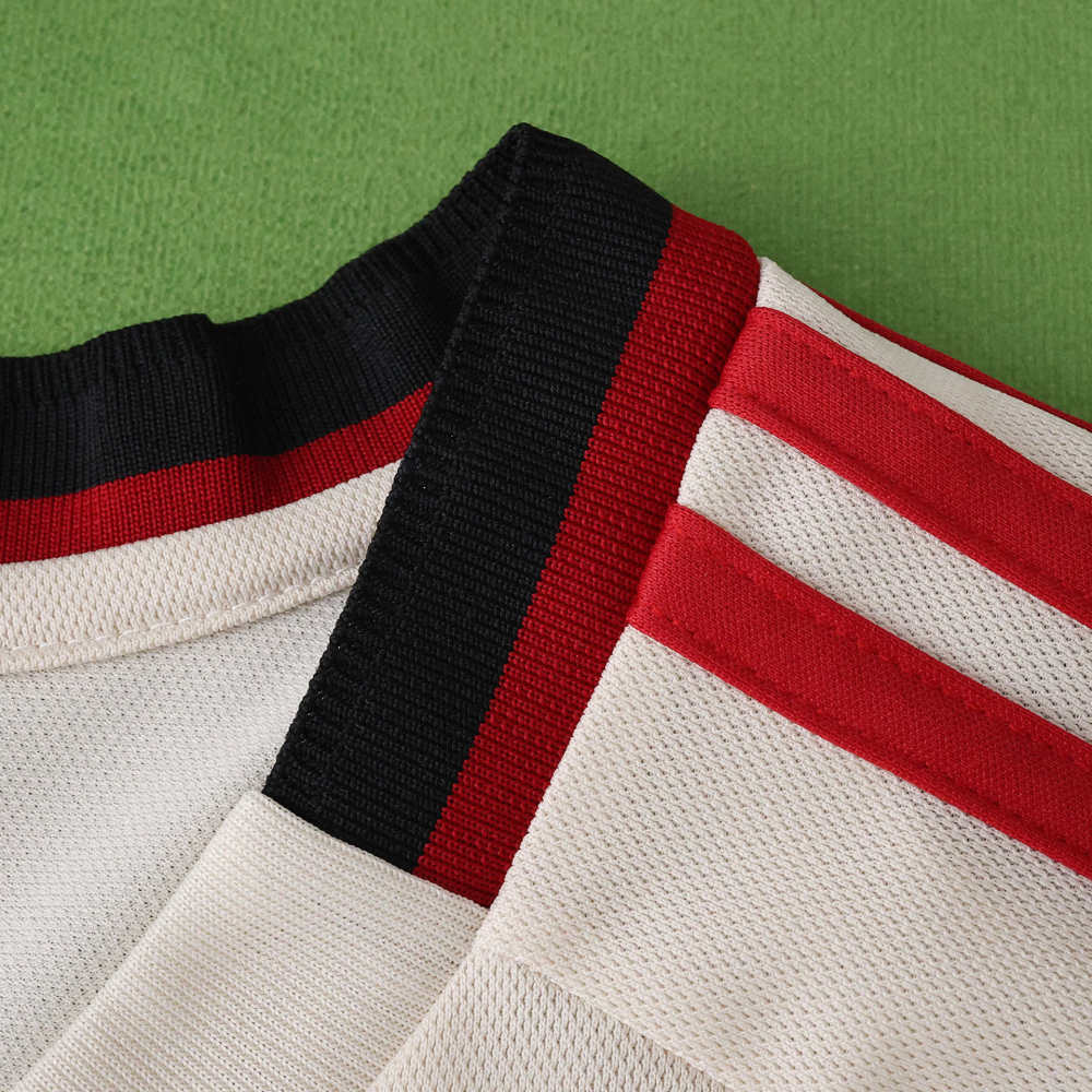 2526  season Liverpool F.C. away Fan version