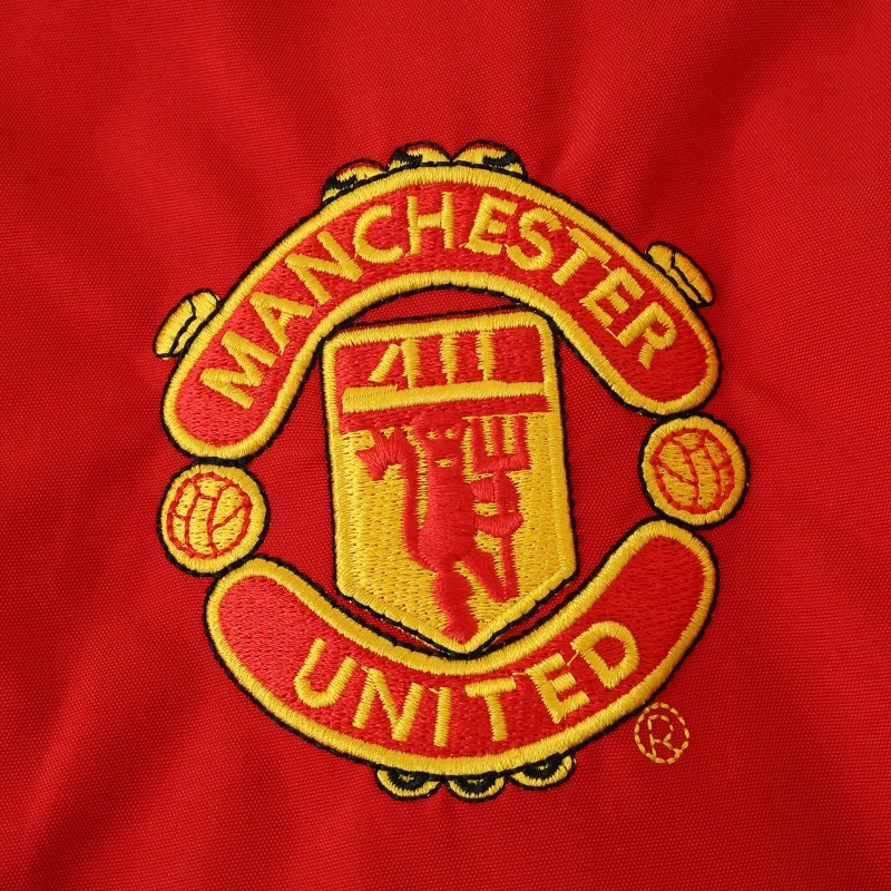 2526 Manchester United F.C. retro windbreaker