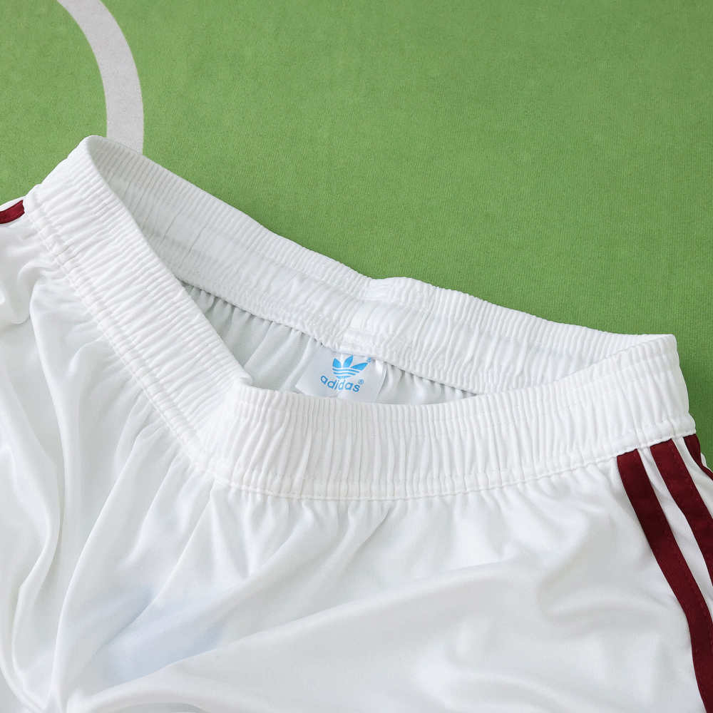 2526 season Arsenal F.C. third shorts