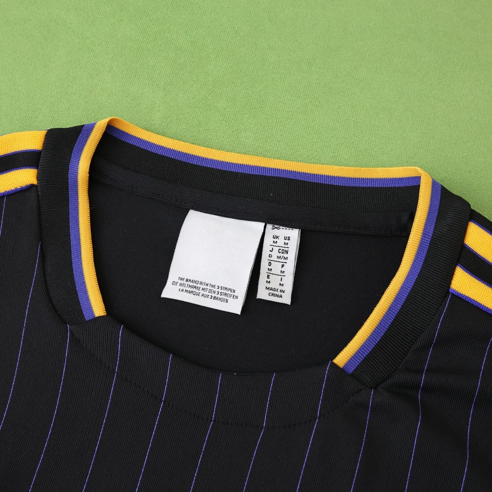 2526 season Manchester United F.C. Training shirt retro Fan version