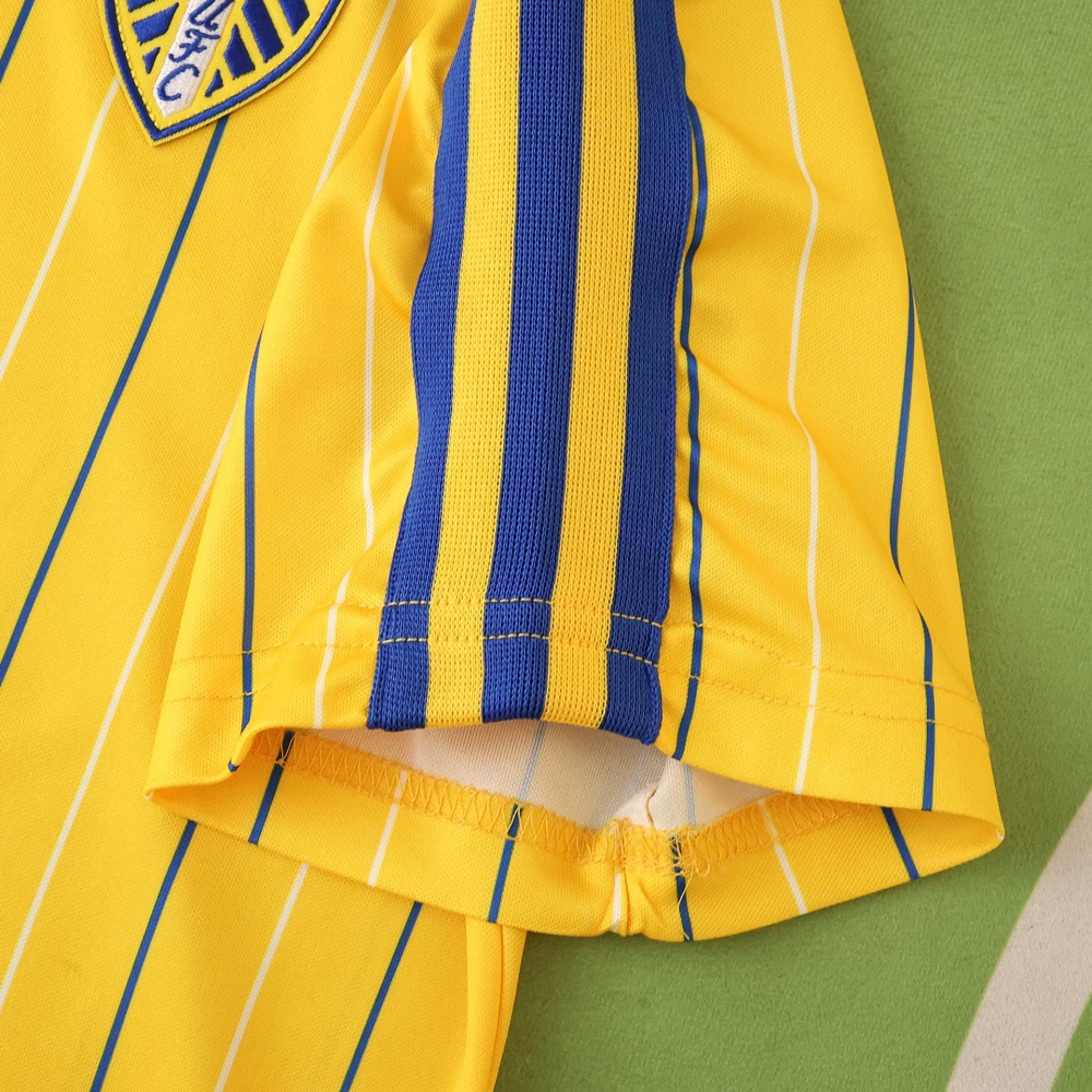 2526 season Leeds United F.C. Concept versionRetro T-shirt