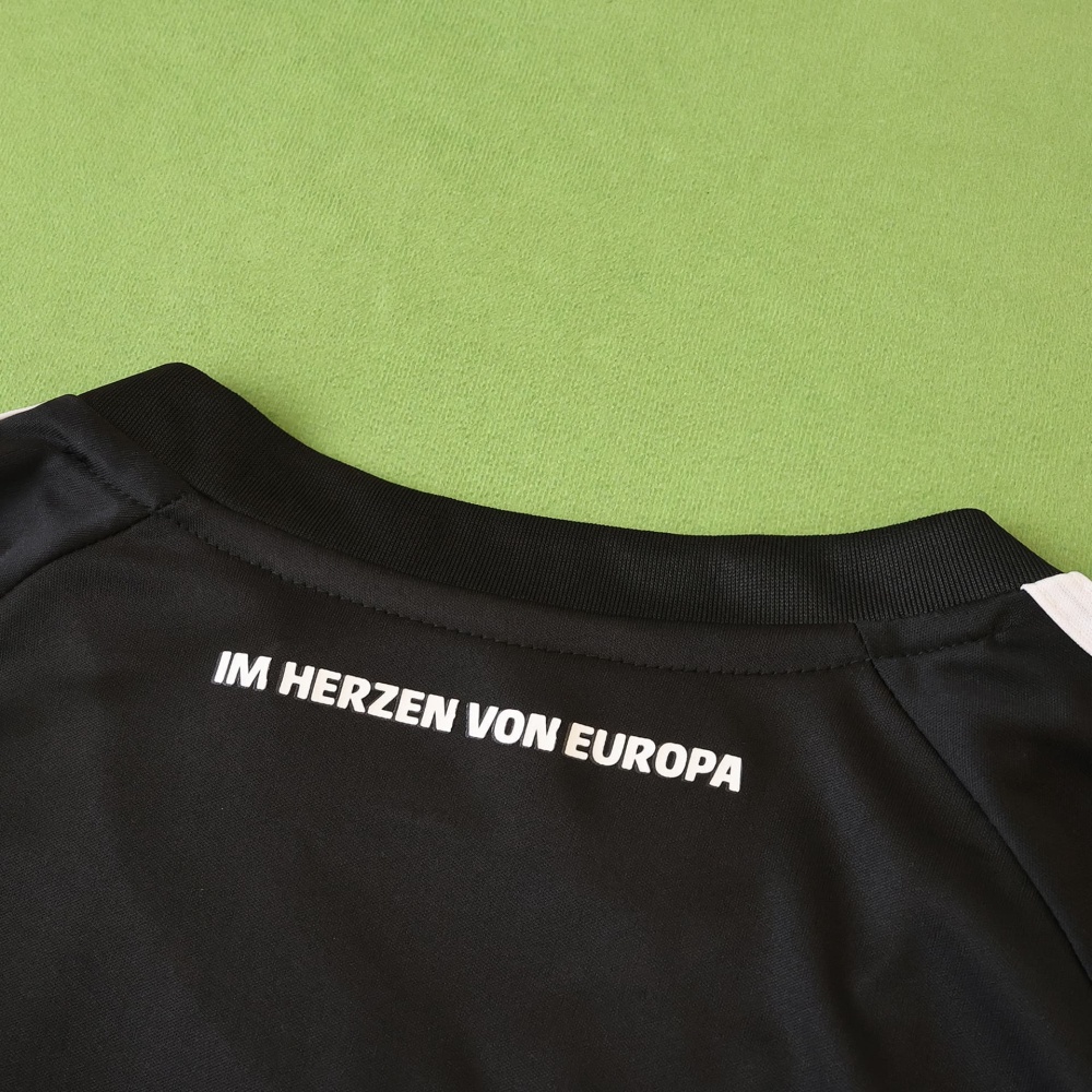 2526 season Eintracht Frankfurt away Fan version