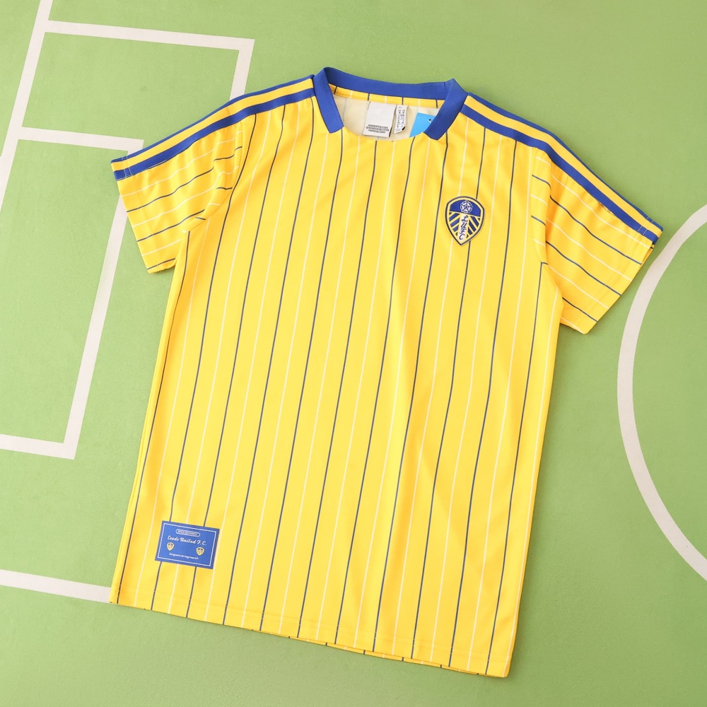 2526 season Leeds United F.C. Concept versionRetro T-shirt