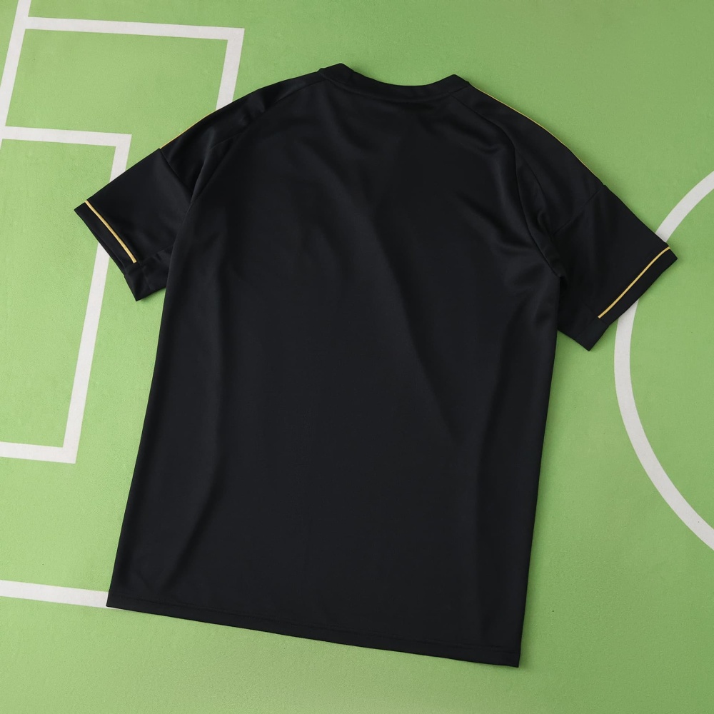 2526 season Liverpool F.C. training suit Fan version