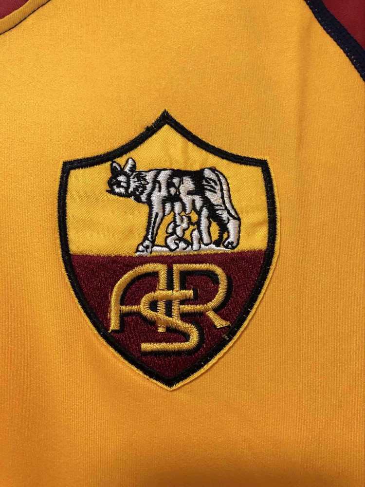 01 season Roma home retro  Fan version