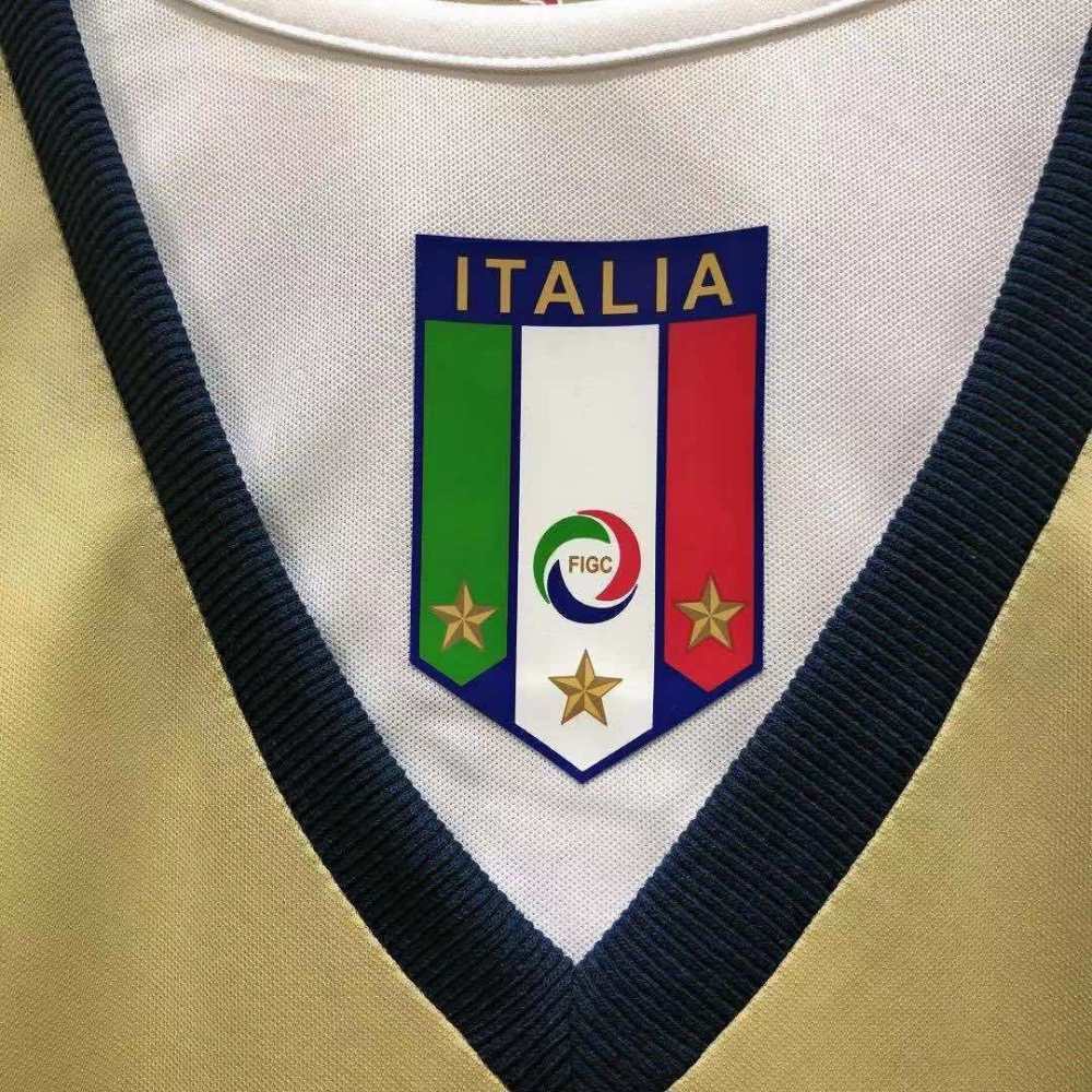 2006 season Italy Goalkeeper Gold retro Fan version
