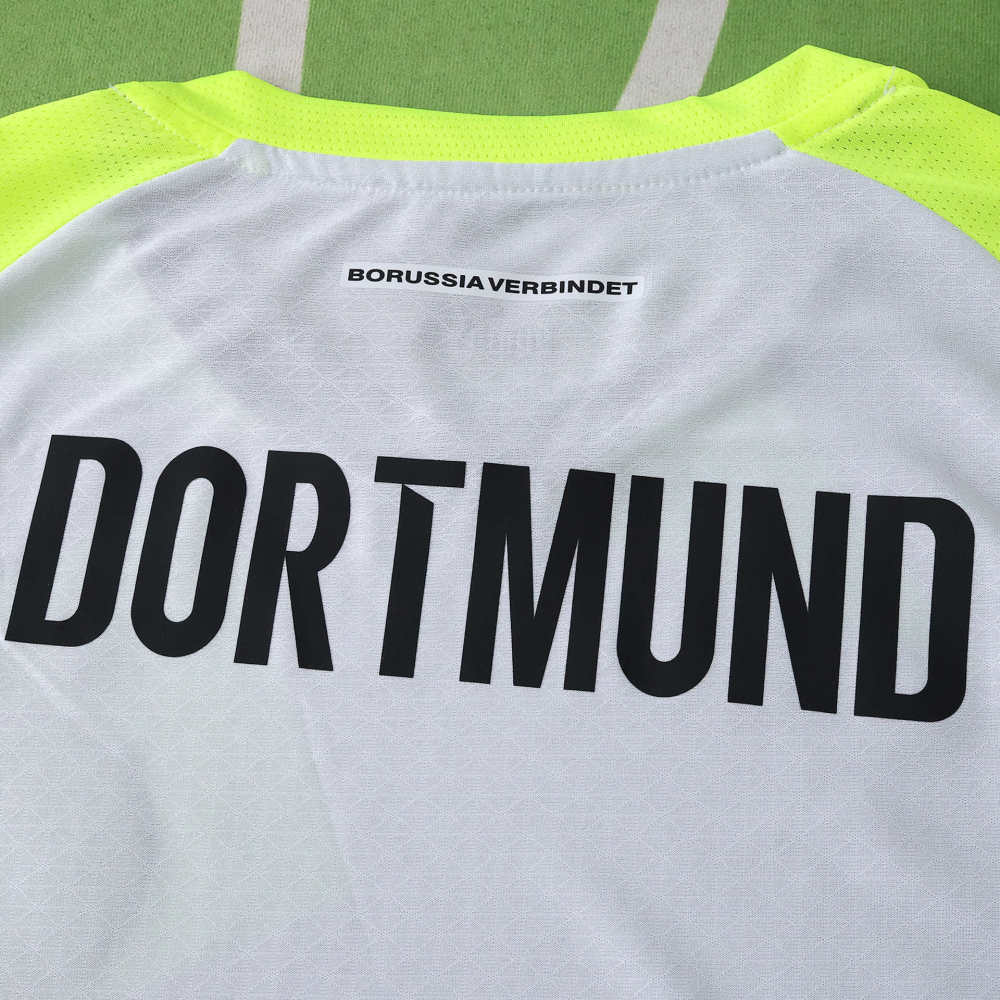 2526 season Borussia Dortmund away Player version