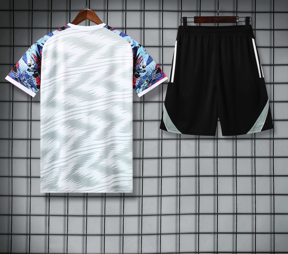 2526 season Real Madrid CF Training clothes suit vest Fan version